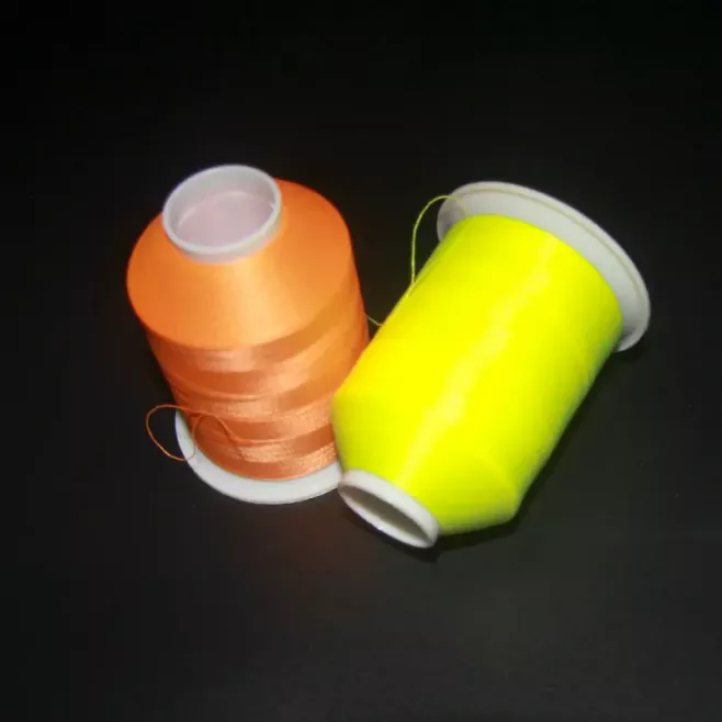 Hvordan virker Glow in the Dark Thread uden batterier eller elektricitet?
